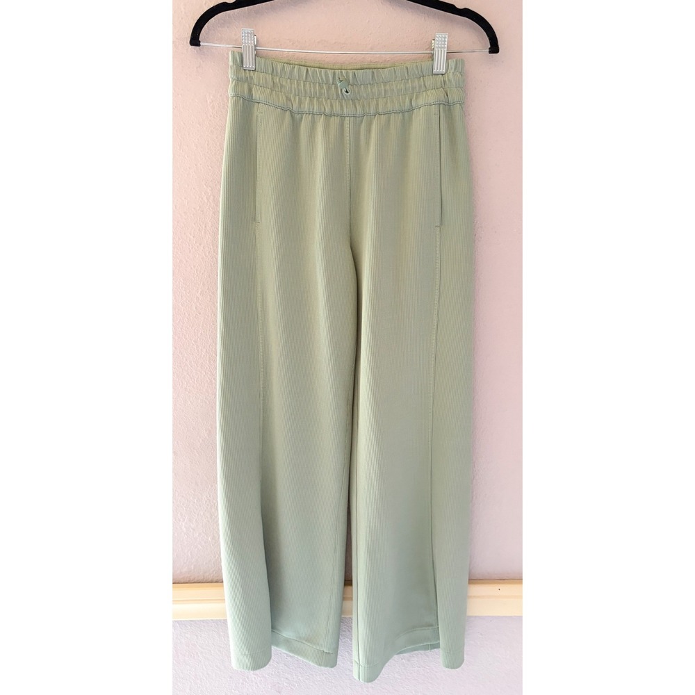 Lululemon Ribbed Softstreme Mid Rise Wide Leg Cropped Pant Size 4